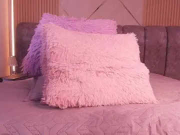 Naia-blesed  live sex cam