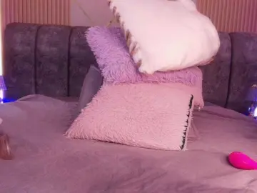 Naia-blesed  live sex cam