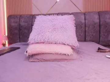 Naia-blesed  live sex cam