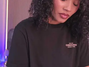 Naia-blesed  live sex cam
