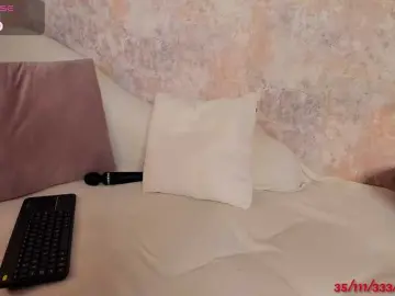 HOTbrunette69  live sex cam