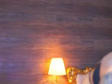 JuicyJessye  live sex cam