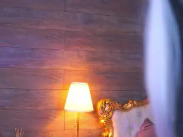 JuicyJessye  live sex cam