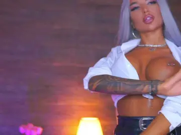 JuicyJessye  live sex cam