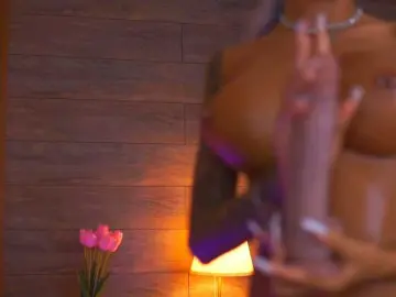 JuicyJessye  live sex cam