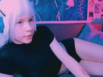 PeacchyPawss  live sex cam