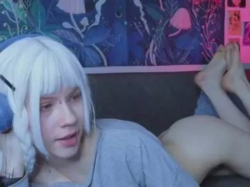 PeacchyPawss  live sex cam