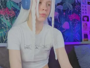 PeacchyPawss  live sex cam