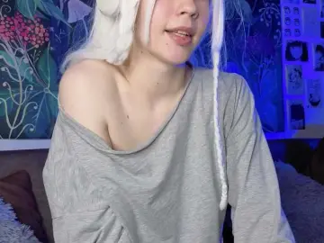 PeacchyPawss  live sex cam