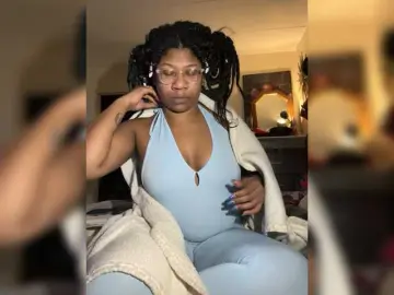 SpoiledLuxuriously  live sex cam