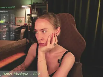 Eva-adamova  live sex cam