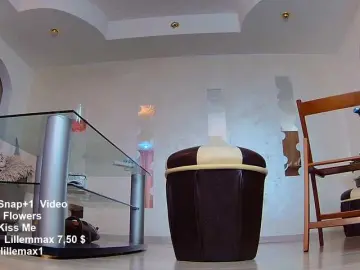 Lillemax  live sex cam