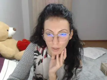 Emmatool  live sex cam