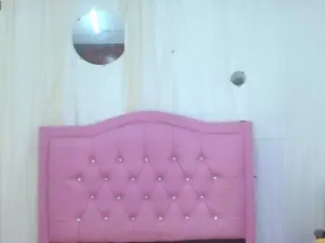 Melodyxcute  live sex cam