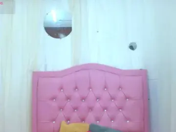 Melodyxcute  live sex cam