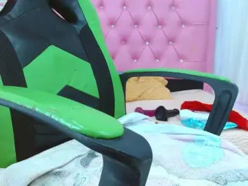 Melodyxcute  live sex cam
