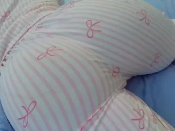 MiniMilfa  live sex cam
