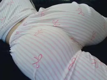 MiniMilfa  live sex cam