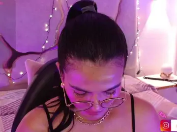 Rosalind-tay  live sex cam