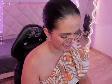 Rosalind-tay  live sex cam