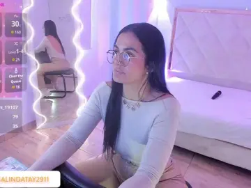 Rosalind-tay  live sex cam