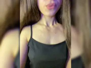 XyLiGANOCHKAA  live sex cam