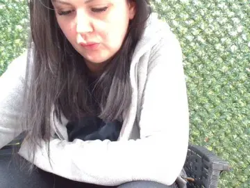 YoungHotMom  live sex cam