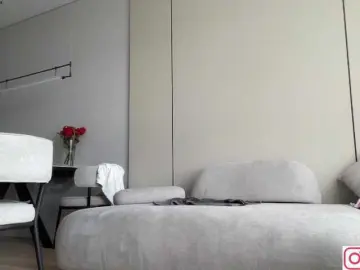 Diffgirls1-1  live sex cam