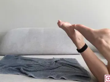 Diffgirls1-1  live sex cam