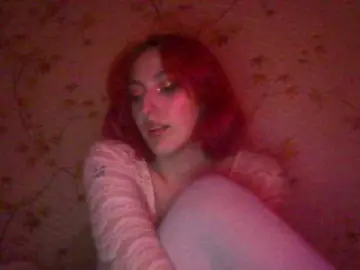 CloverEwings  live sex cam