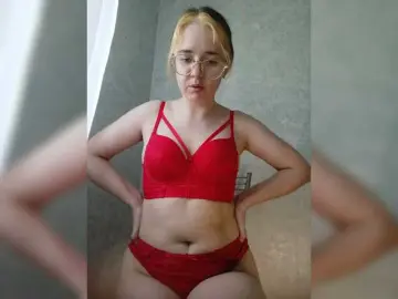 Kroshka-meow  live sex cam