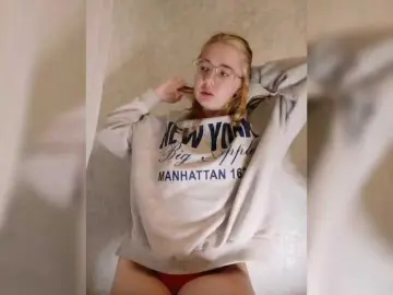 Kroshka-meow  live sex cam