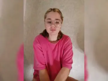 Kroshka-meow  live sex cam