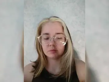 Kroshka-meow  live sex cam