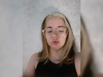 Kroshka-meow  live sex cam