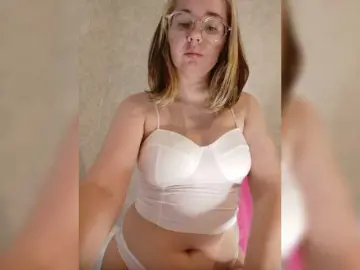 Kroshka-meow  live sex cam