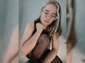 Kroshka-meow  live sex cam