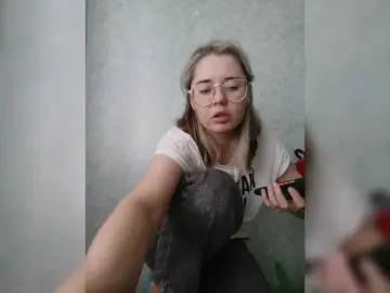 Kroshka-meow  live sex cam