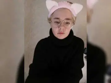 Kroshka-meow  live sex cam