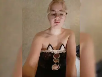 Kroshka-meow  live sex cam