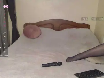 Mellannie8  live sex cam