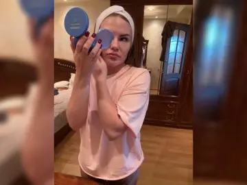 Alissa2  live sex cam