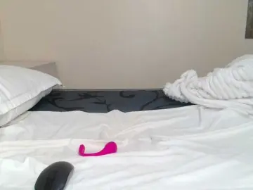 Hairysquiter  live sex cam