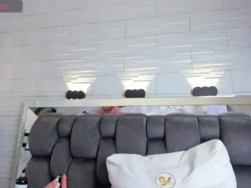 JadeHeartt  live sex cam