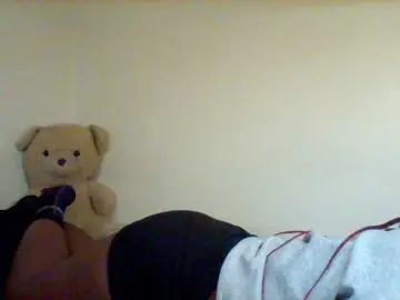 Sexxy-slim-honey  live sex cam