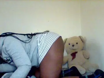 Sexxy-slim-honey  live sex cam