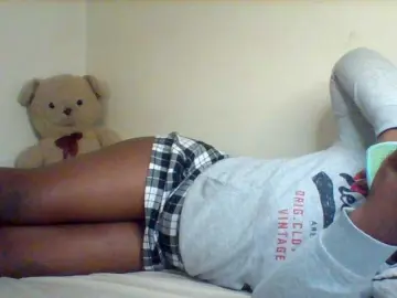 Sexxy-slim-honey  live sex cam