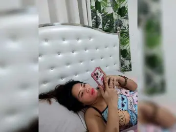Candicelovee  live sex cam