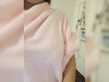 Candicelovee  live sex cam