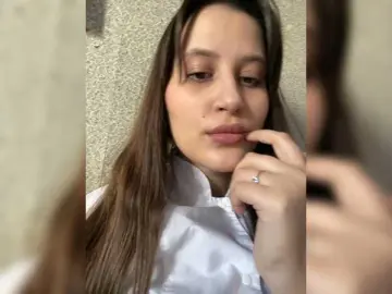 Llevie  live sex cam